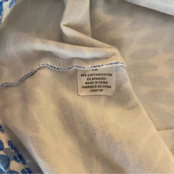 SPORTEK Plus Size 1X abstract floral tee shirt. 95% cotton, 5% Spandex. - Picture 6 of 9